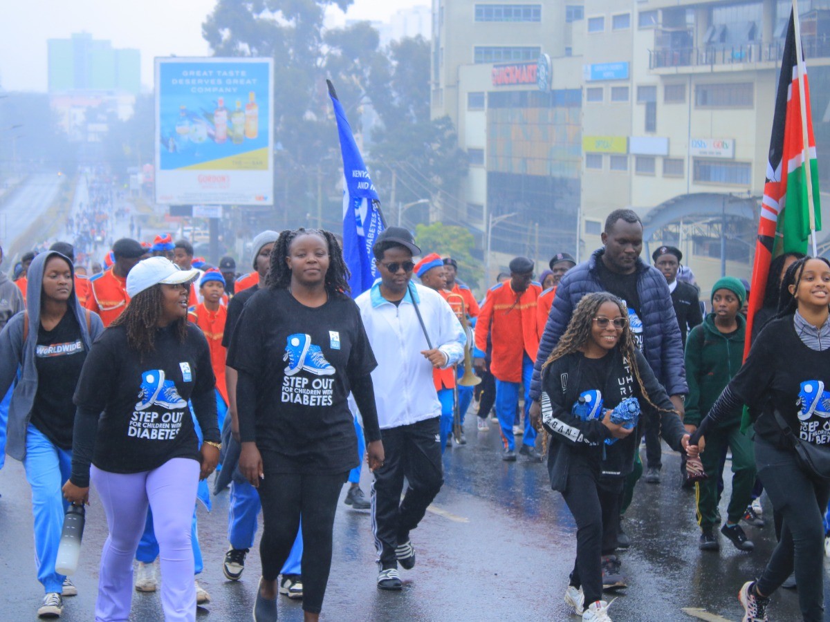Children Brave Cold Morning to Shine Light on Type 1 Diabetes